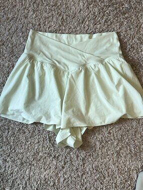 NWT Aerie Flowy Crossover Sage Shorts - Size Large